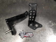 Load image into Gallery viewer, YAMAHA TRI Z 250 FOOT PEGS