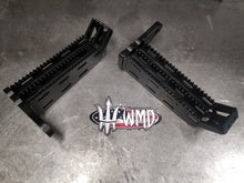 Load image into Gallery viewer, SUZUKI LT250 FOOT PEGS